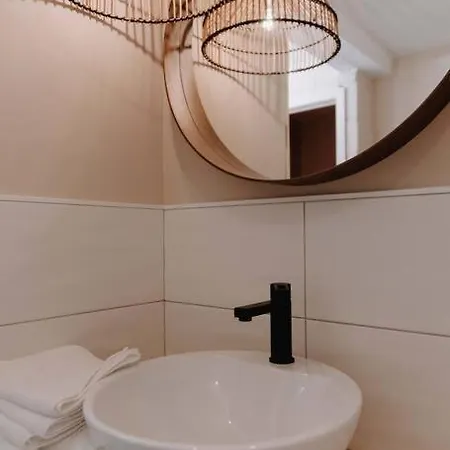 : La Dorée De La Grand Place *